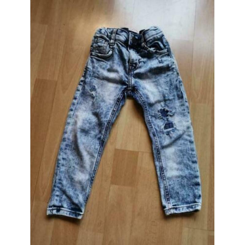 Zara stoer destroy jeans broekje mt 104 ZGAN