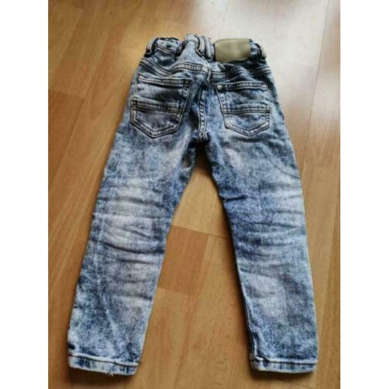 Zara stoer destroy jeans broekje mt 104 ZGAN