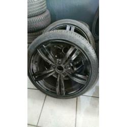 BMW 18" velgen incl Pirelli banden. NIET BIEDEN!!!!!