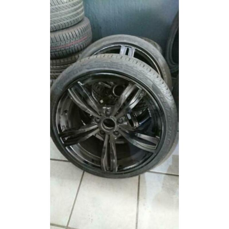 BMW 18" velgen incl Pirelli banden. NIET BIEDEN!!!!!