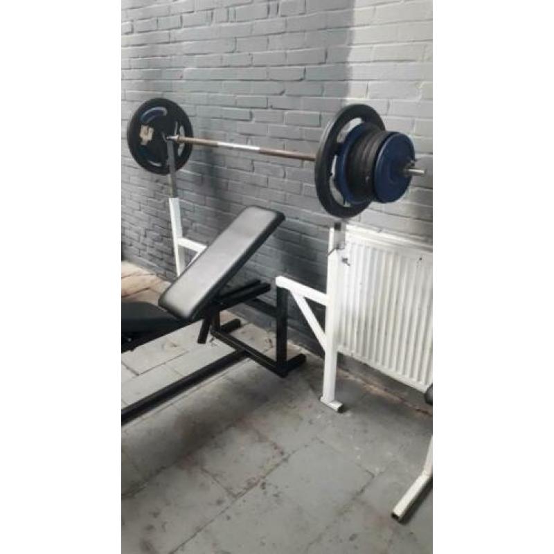 110kg halterbank drukbank bench press met extra stangen