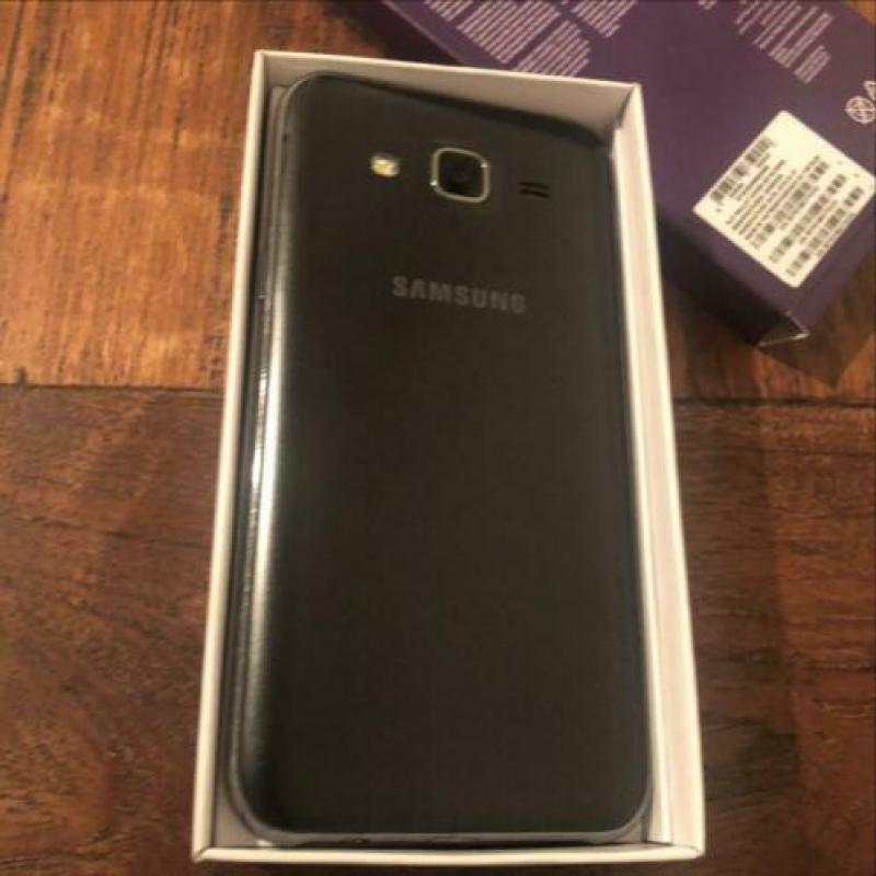 Samsung Galaxy J5 met alle toebehoren en simkaart