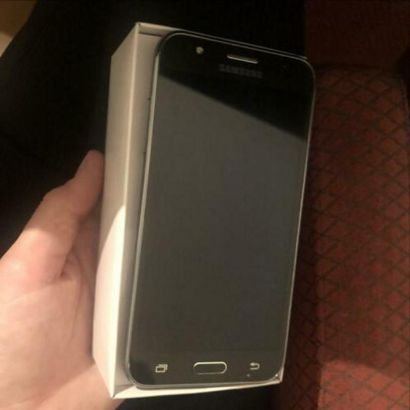 Samsung Galaxy J5 met alle toebehoren en simkaart
