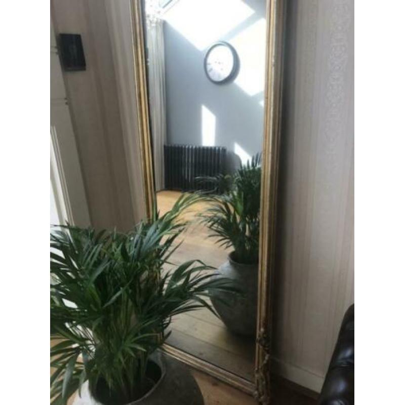 grote oude spiegel met engel ornament 2,8 meter