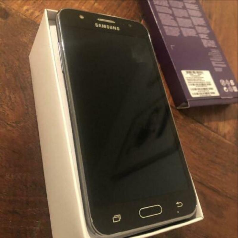 Samsung Galaxy J5 met alle toebehoren en simkaart