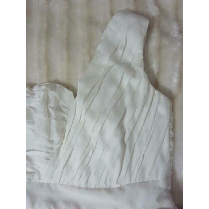 Witte jurk met draperie van H&M Conscious Collection