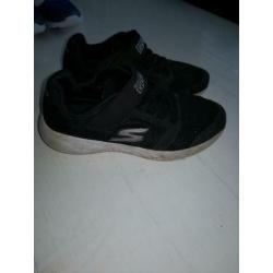 Skechers maat 33