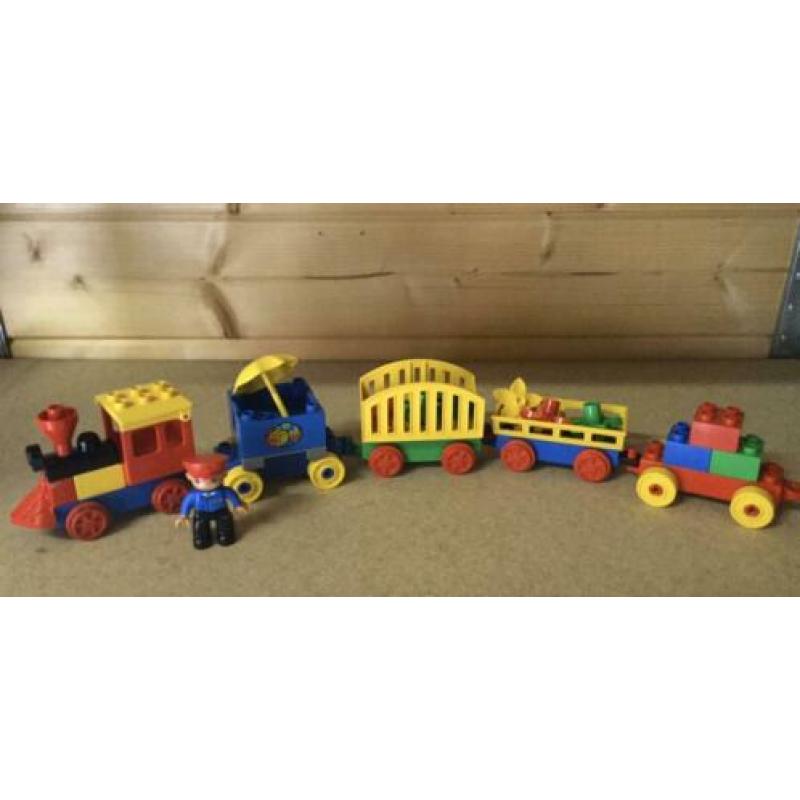 Lego Duplo - Treintje met Machinist en Wagons