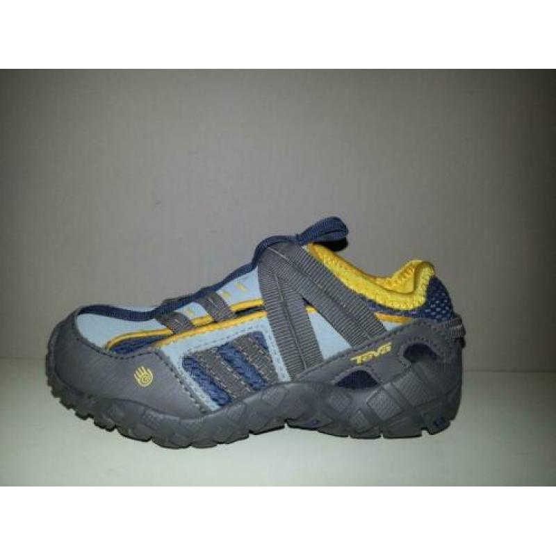 Teva dichte sandalen maat 28