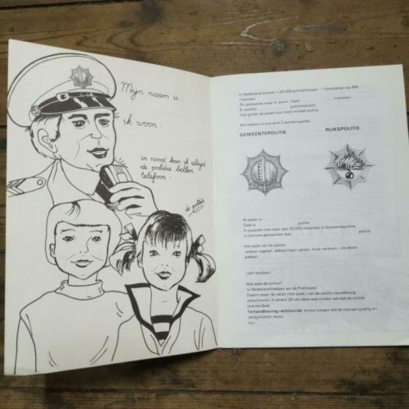 Oude kinderboekjes van de Politie