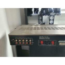 Vintage audio waaronder kaai versterker tuner en equalizer