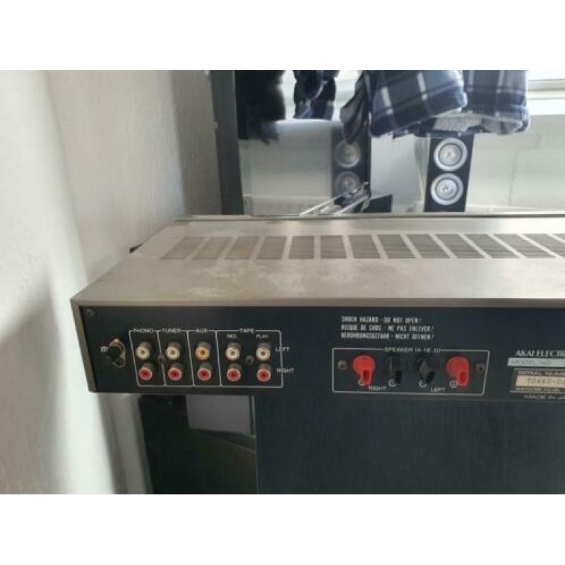 Vintage audio waaronder kaai versterker tuner en equalizer