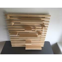 Houten wandrek met plankjes