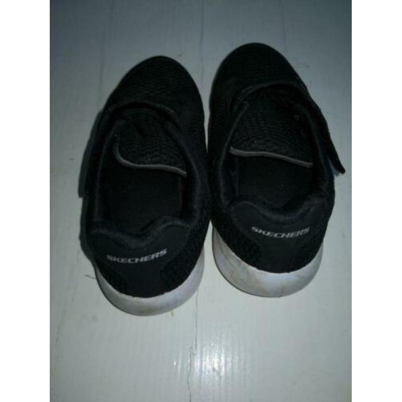 Skechers maat 33