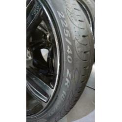 BMW 18" velgen incl Pirelli banden. NIET BIEDEN!!!!!