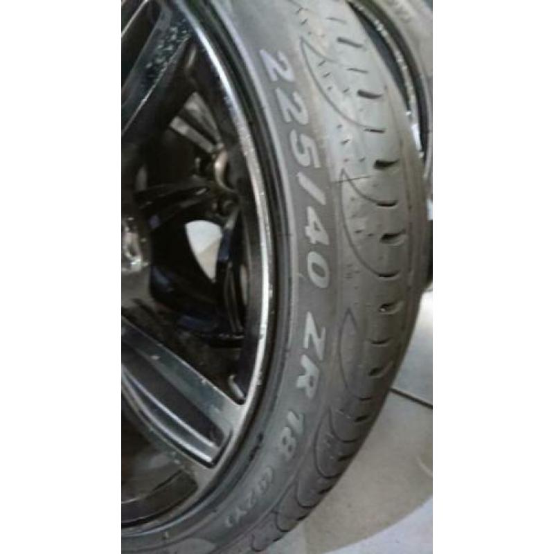 BMW 18" velgen incl Pirelli banden. NIET BIEDEN!!!!!