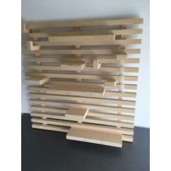Houten wandrek met plankjes