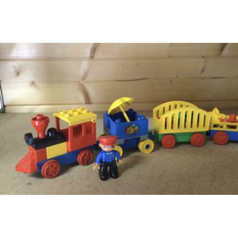 Lego Duplo - Treintje met Machinist en Wagons