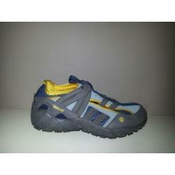 Teva dichte sandalen maat 28