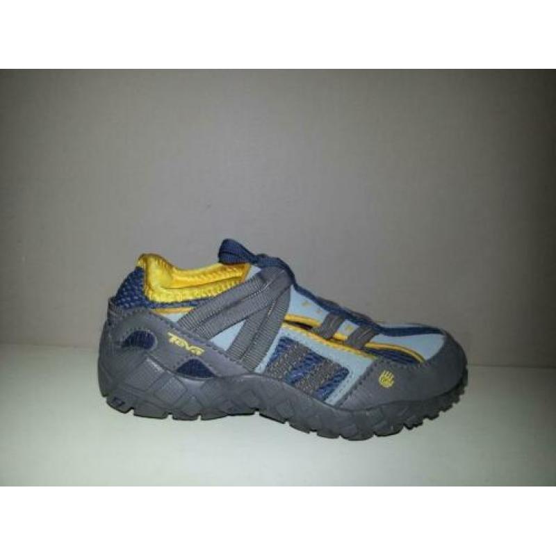 Teva dichte sandalen maat 28