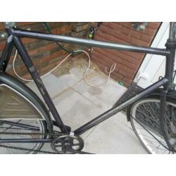 Te koop 28 inch heren stationsfiets 3 versnellingen.