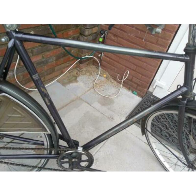 Te koop 28 inch heren stationsfiets 3 versnellingen.