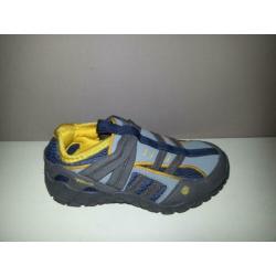 Teva dichte sandalen maat 28