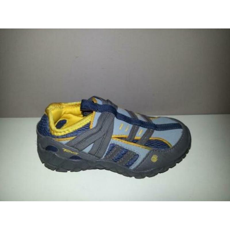 Teva dichte sandalen maat 28