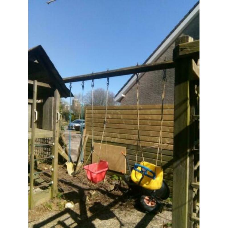 Bieden vanaf 100,00 klimrek,zandbak ,glijbaan verrekijker