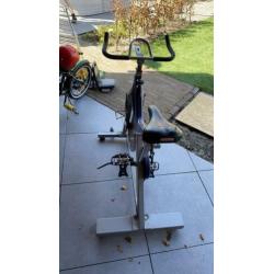 Fitness fiets voor sportschool thuis