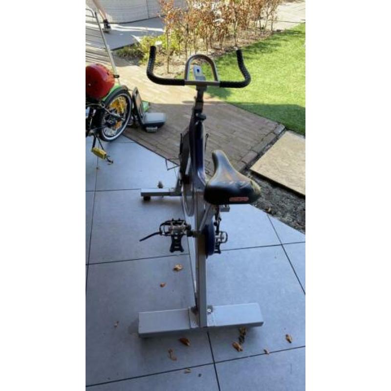 Fitness fiets voor sportschool thuis