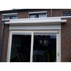 Sunblocker zonnescherm in gesloten bak.