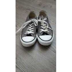 Converse All Stars lage sneakers EUR 38 vallen ruimer ZGAN