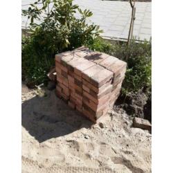 108 rode bakstenen, 20 x 10 x 6 cm
