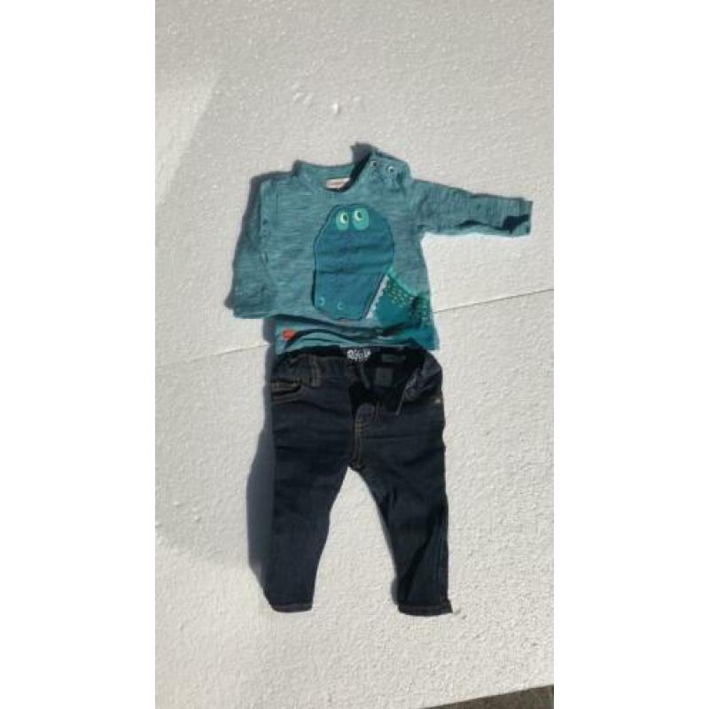 Super leuk dino shirt met broek
