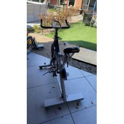 Fitness fiets voor sportschool thuis