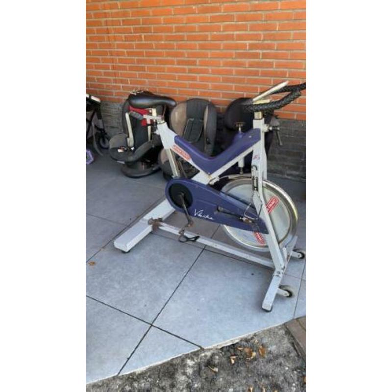 Fitness fiets voor sportschool thuis