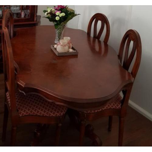 Klassieke Mahonie eettafel met 4 stoelen