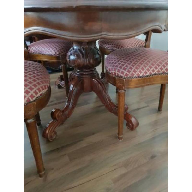 Klassieke Mahonie eettafel met 4 stoelen
