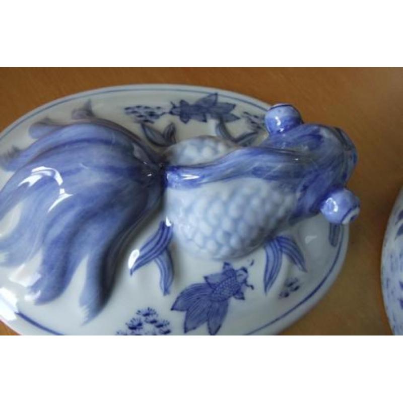 3 Chinese pateschalen/terrines met vis op deksel, visschalen