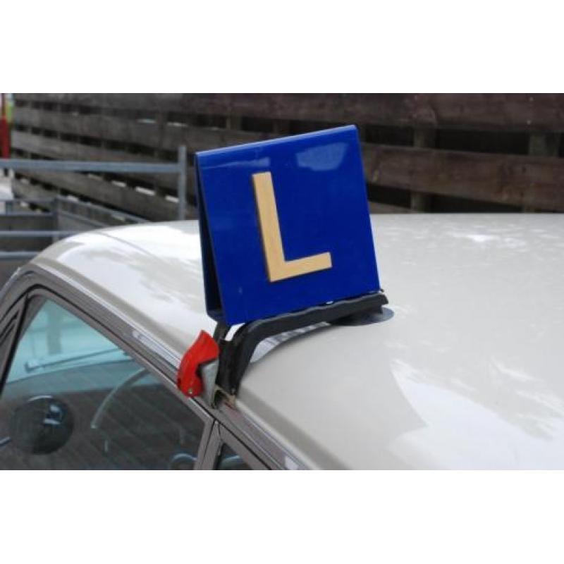 L bordje voor Les-auto's, voor klassiekers met regengoot!!!!