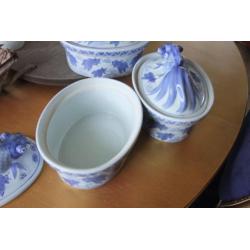 3 Chinese pateschalen/terrines met vis op deksel, visschalen