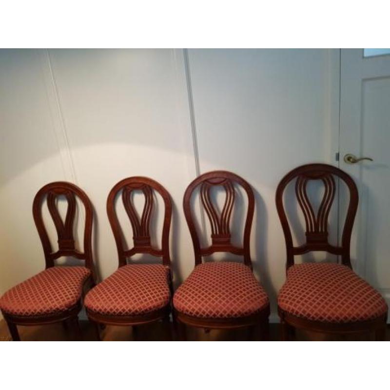 Klassieke Mahonie eettafel met 4 stoelen