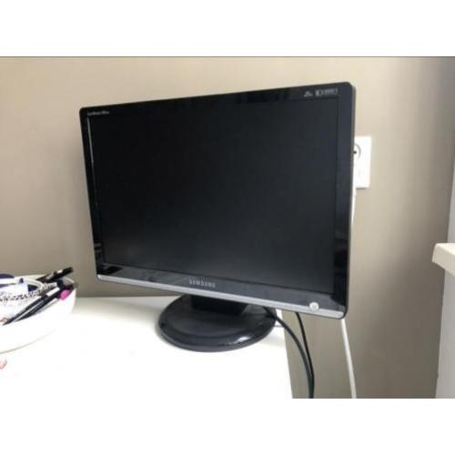 20 inch Samsung beeldscherm + muurbeugel