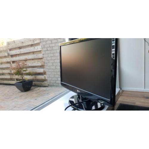 Als nieuw , LG Flatron W2243S