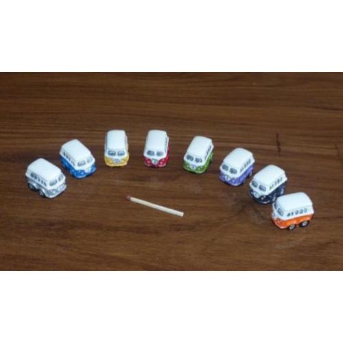 Diverse auto's en busjes. Leuk bij kerstdorp 'Lemax