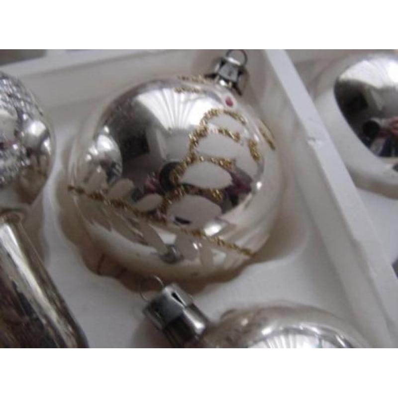 Glazen kerstballen glazen piek en 60 mooie oude kaarsen