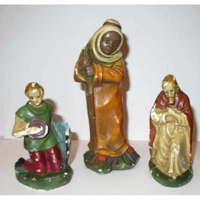 Set van acht oude gipsen kerst figuurtjes.