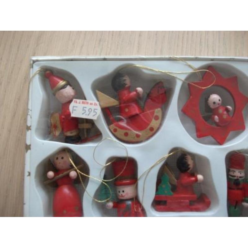 12 houten kerstfiguurtjes