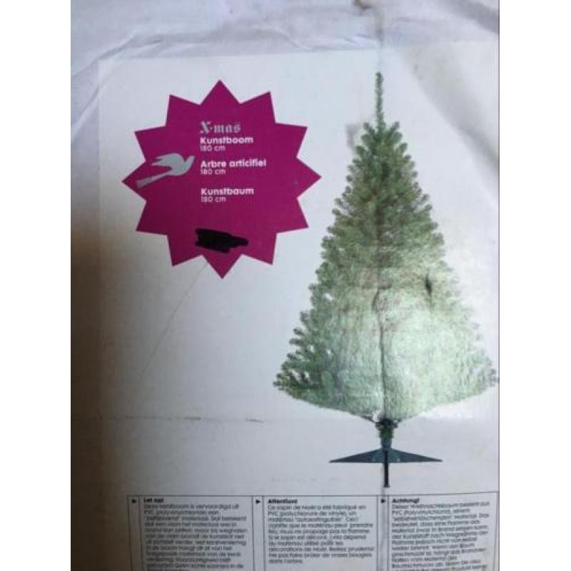 KUNST KERSTBOOM +/- 180 cm HOOG. MET STANDAARD